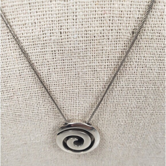 Brighton Silver Plated Swirl Circular Pendant Snake Chain Collar 17" Necklace - Picture 6 of 12